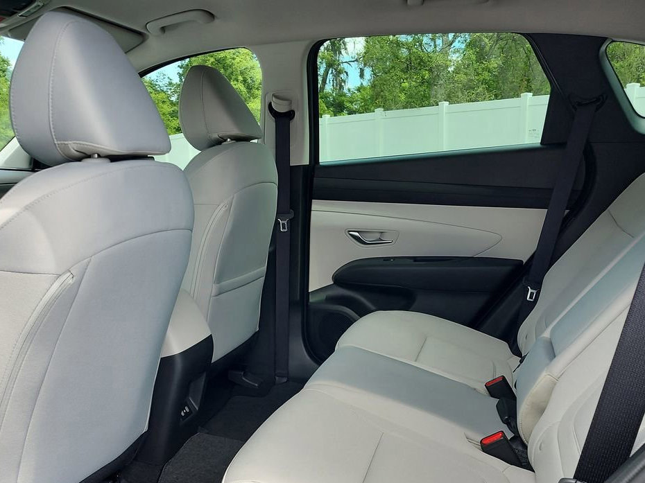 New 2026 Hyundai Tucson SE image 14