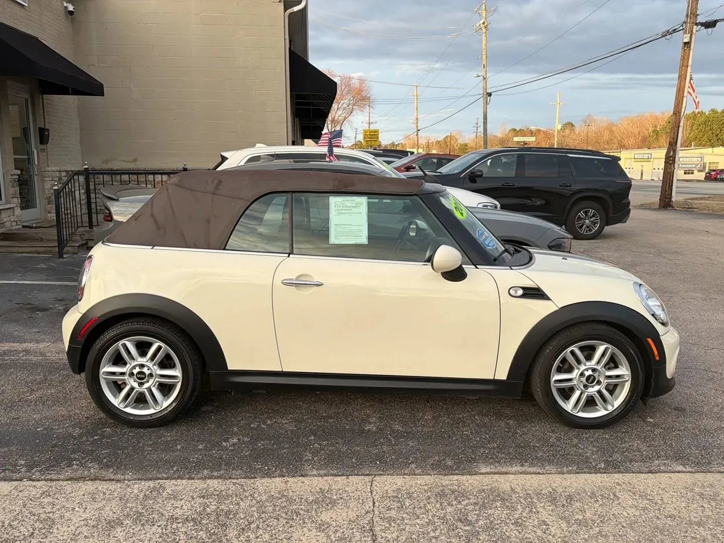 Used 2013 MINI Cooper Convertible image 3