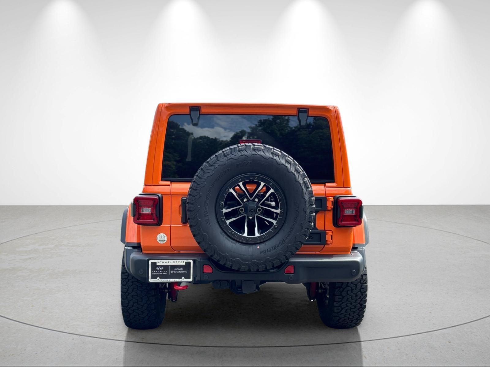Used 2025 Jeep Wrangler Unlimited Rubicon AWD/4WD image 4