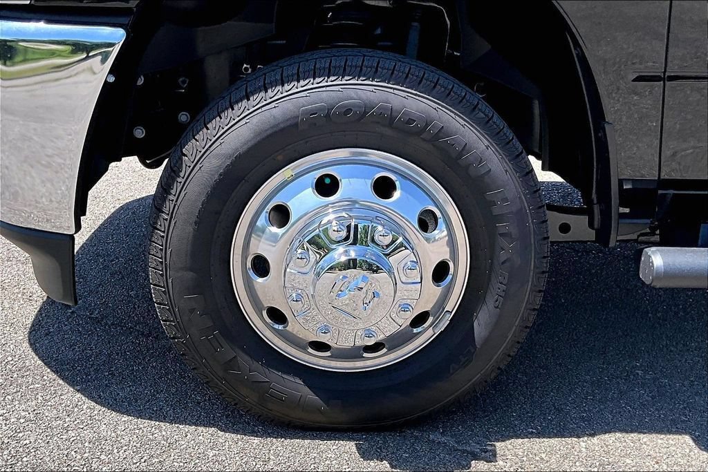 New 2026 RAM 3500 Tradesman AWD/4WD image 11