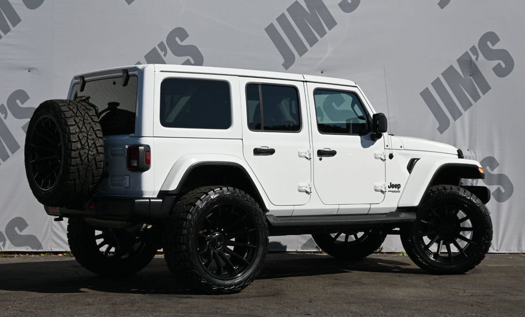 Used 2022 Jeep Wrangler Unlimited Sahara AWD/4WD image 5