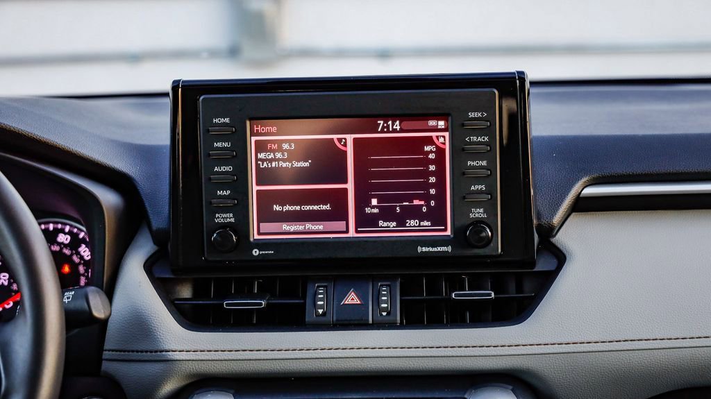 Used 2022 Toyota RAV4 XLE Premium image 17