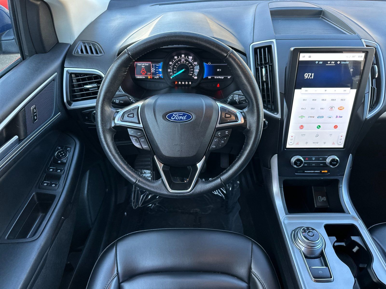 Used 2024 Ford Edge SEL image 17