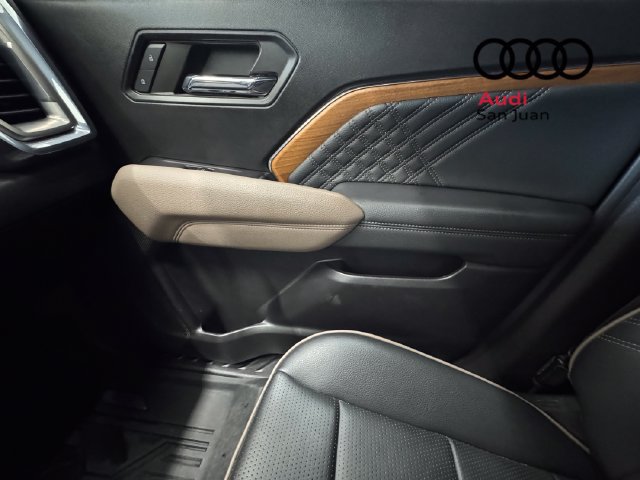 Used 2023 GMC Canyon Denali AWD/4WD image 32