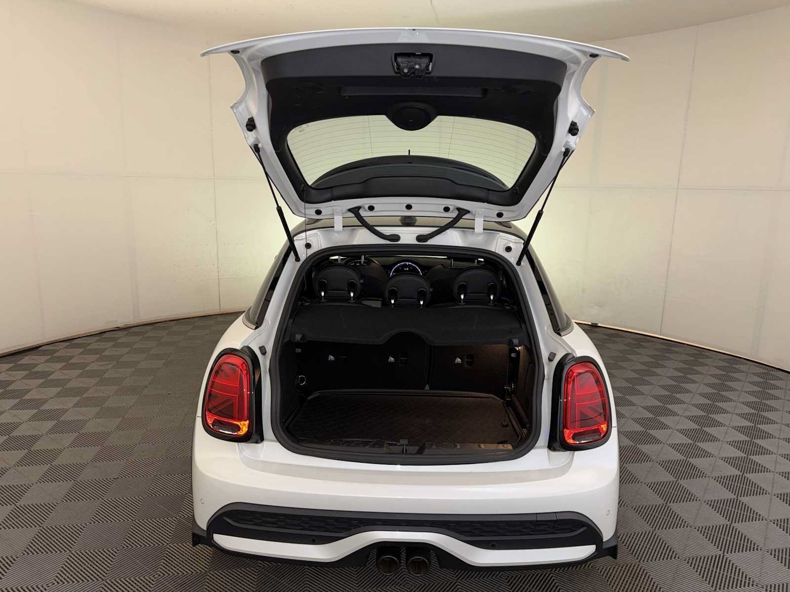 Certified 2023 MINI Cooper S w/ Signature Upholstery Package FWD image 21