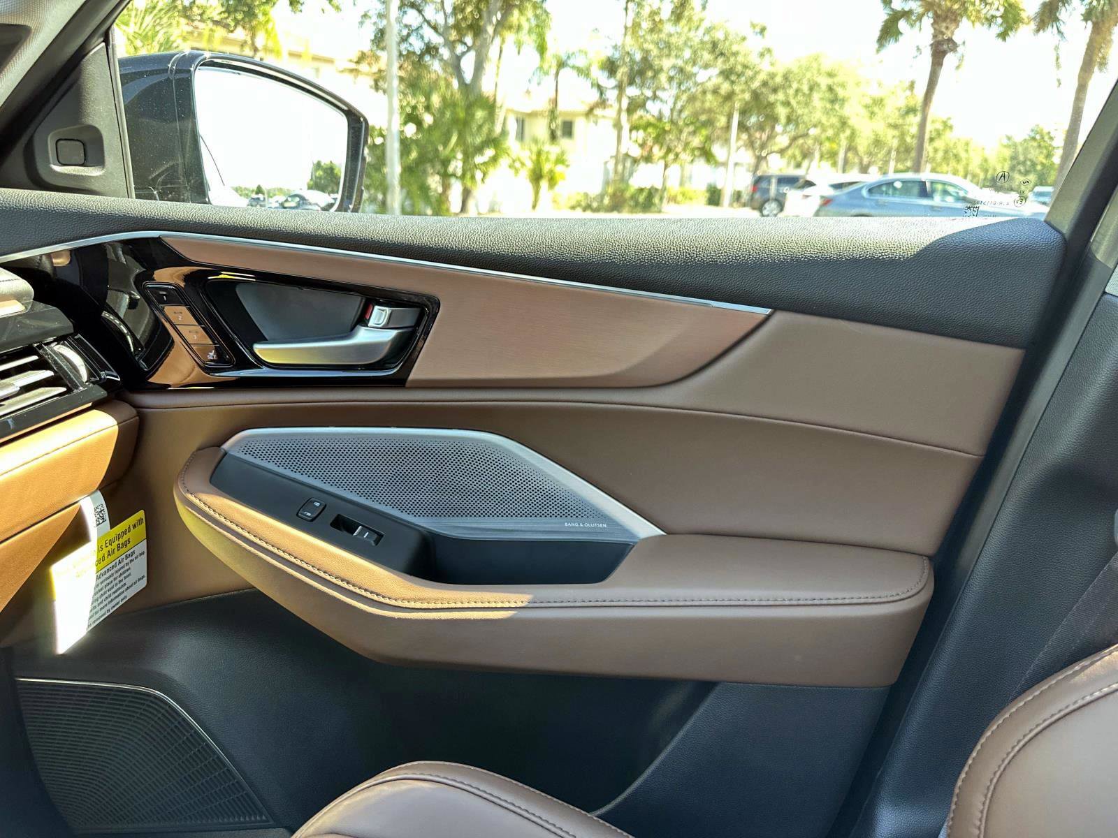 Certified 2025 Acura MDX SH-AWD w/ Technology Package image 24