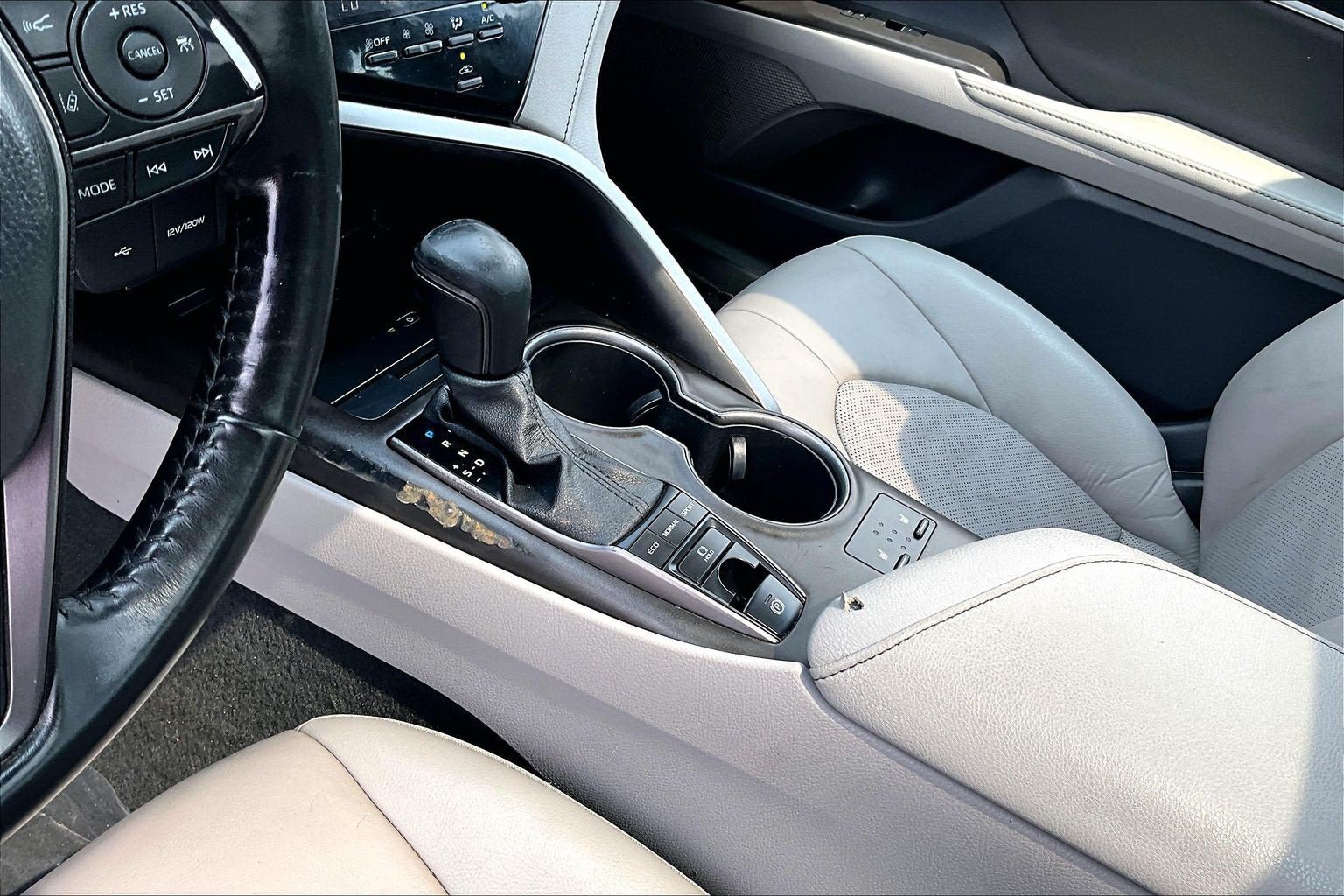 Used 2023 Toyota Camry XSE w/ Cold Weather Package FWD image 16
