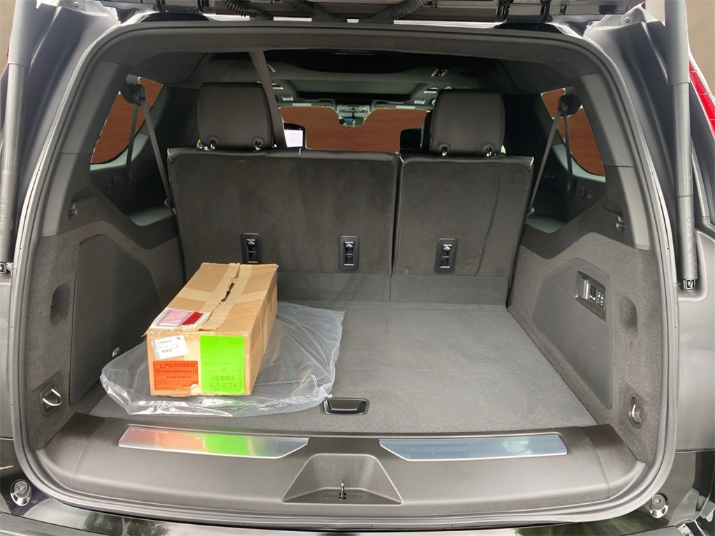 Certified 2024 Cadillac Escalade ESV V w/ Heavy-Duty Trailer Package image 25