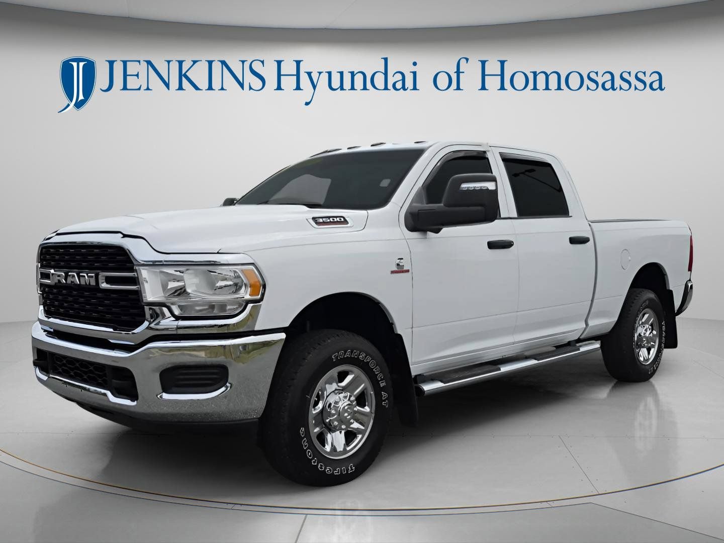 Used 2024 RAM 3500 Tradesman w/ Safety Group AWD/4WD image 10