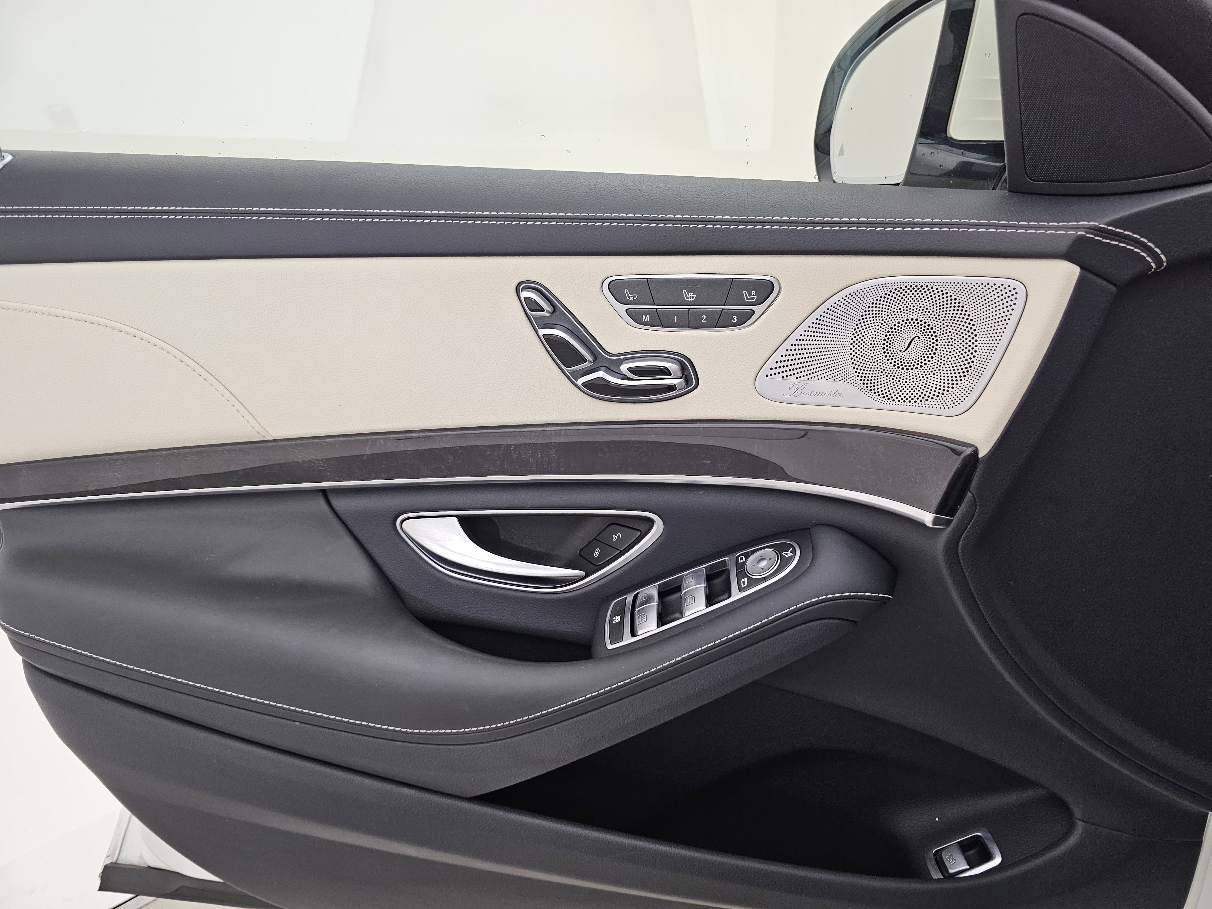 Used 2019 Mercedes-Benz S 560 Sedan image 11