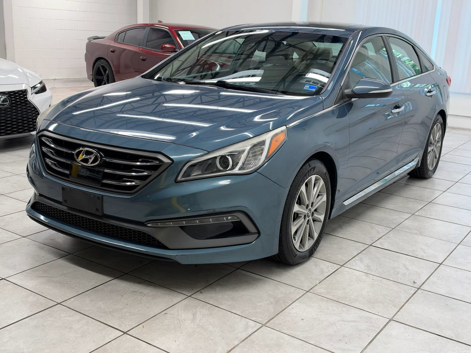 Used 2017 Hyundai Sonata Limited w/ Ultimate Package 04 FWD image 3