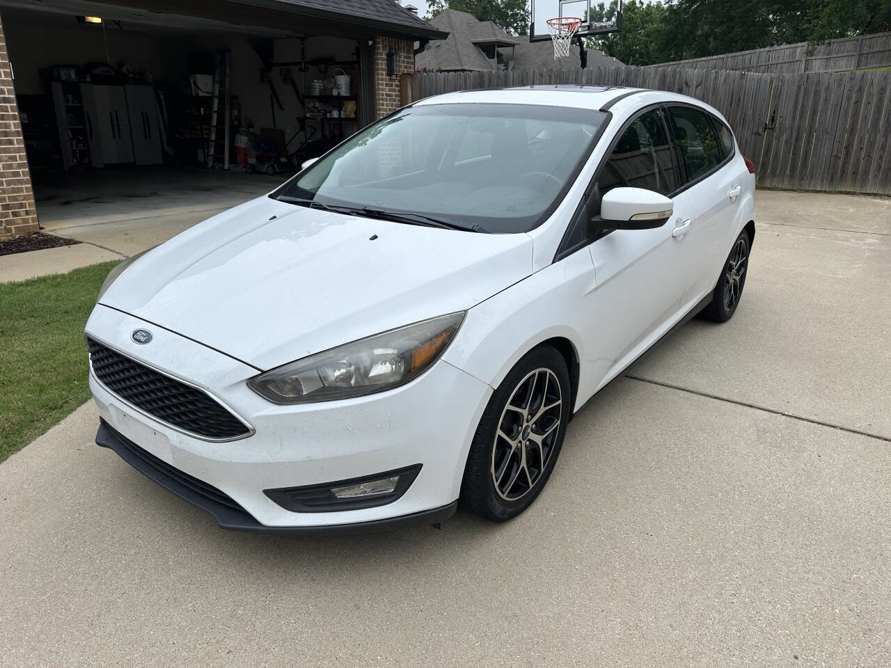 Used 2017 Ford Focus SEL image 1