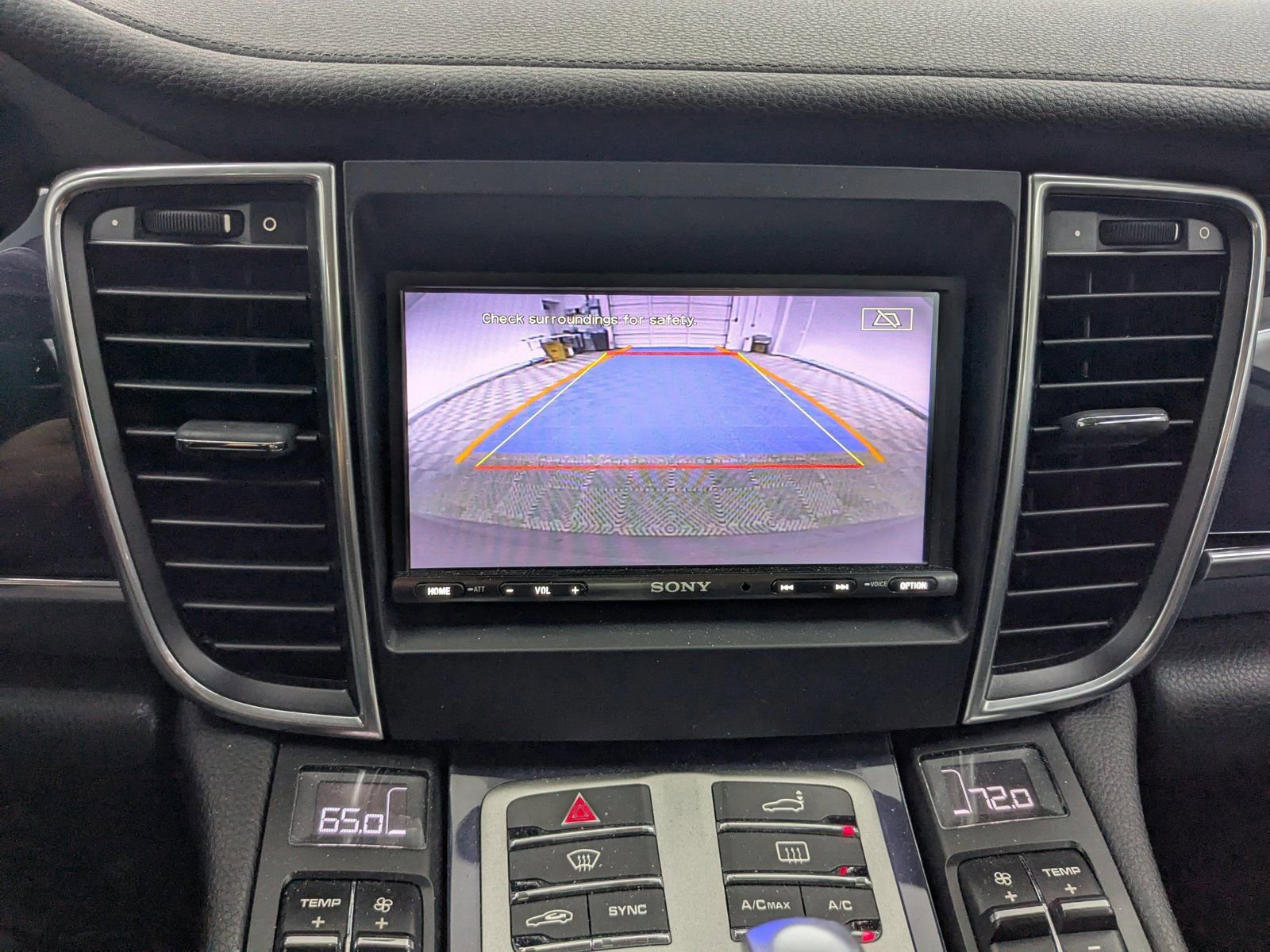 Used 2015 Porsche Panamera 4 image 24