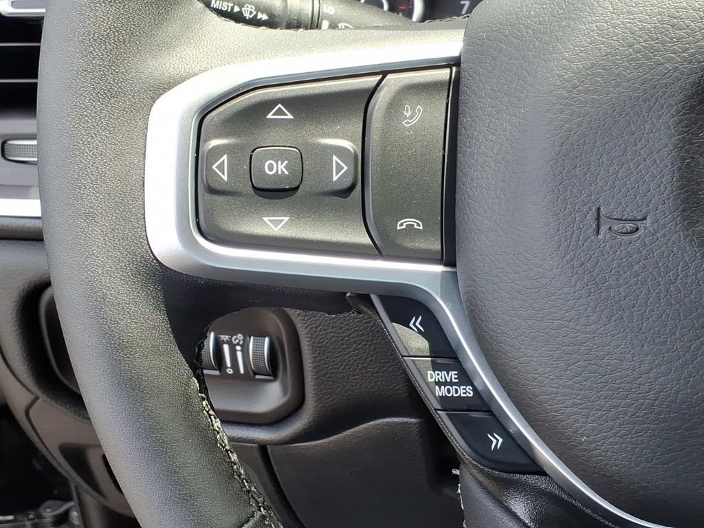 Used 2025 RAM 1500 Big Horn AWD/4WD image 10