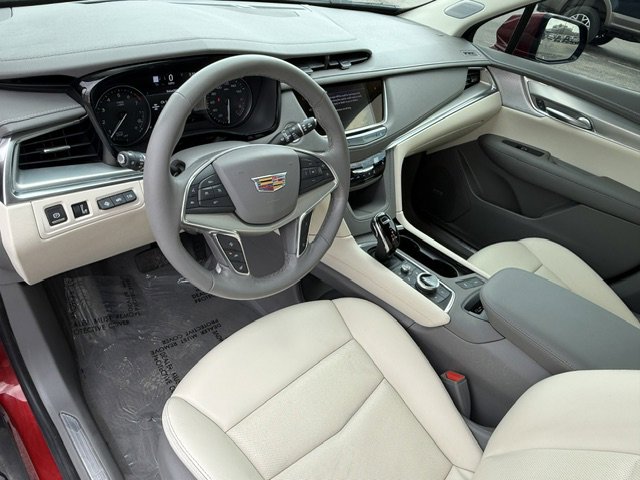 Used 2023 Cadillac XT5 Premium Luxury w/ Technology Package FWD image 12