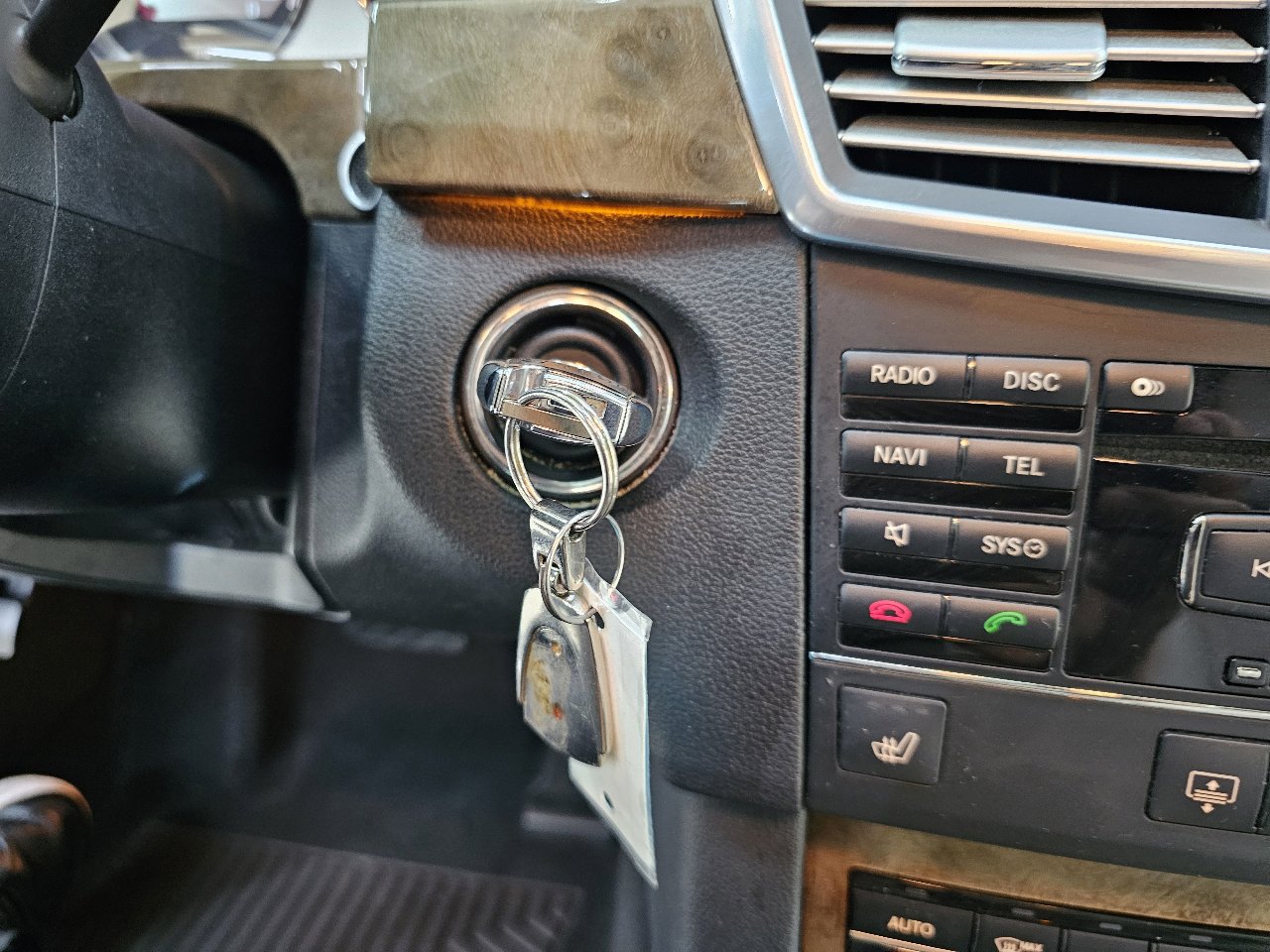 Used 2010 Mercedes-Benz E 350 Sedan w/ Premium 1 Pkg image 35