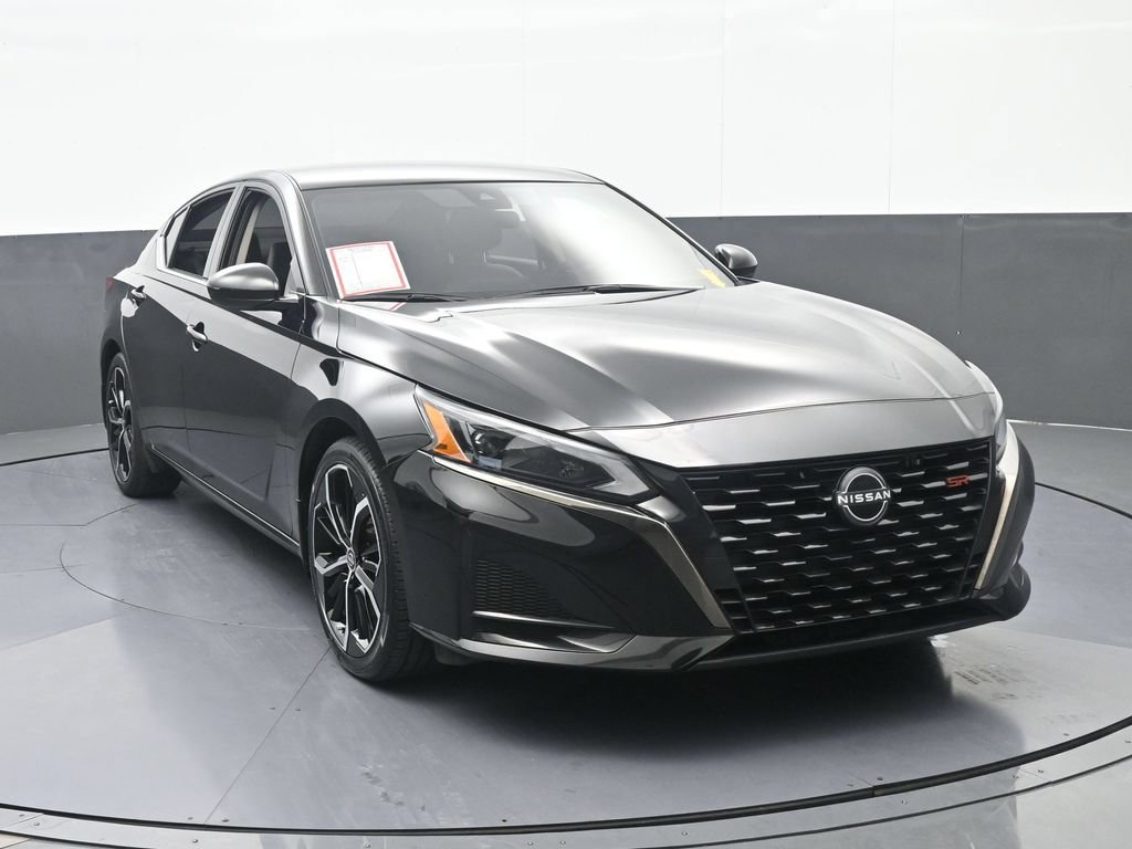Used 2024 Nissan Altima 2.5 SR FWD image 9