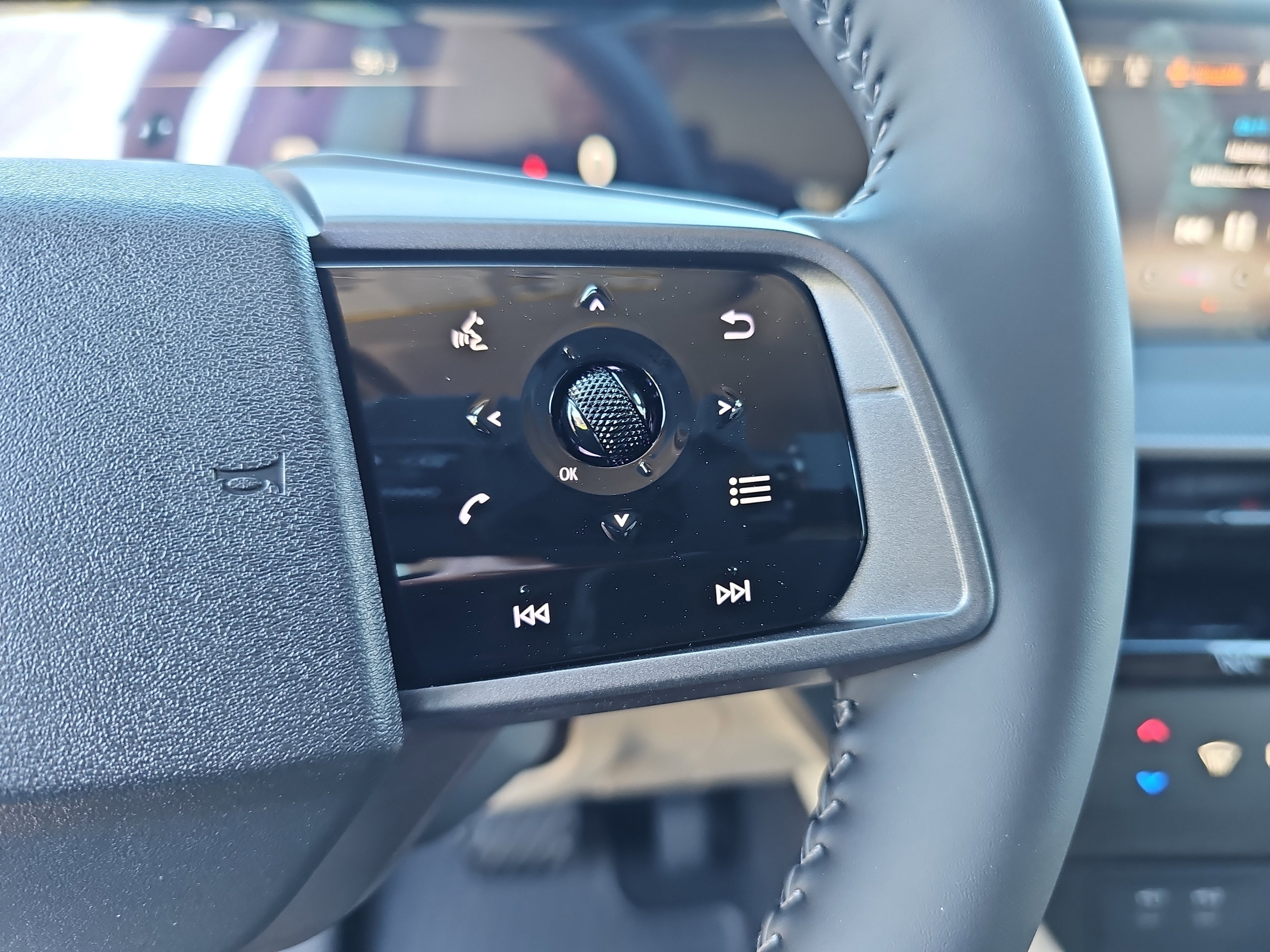 New 2025 Nissan Murano SV image 18