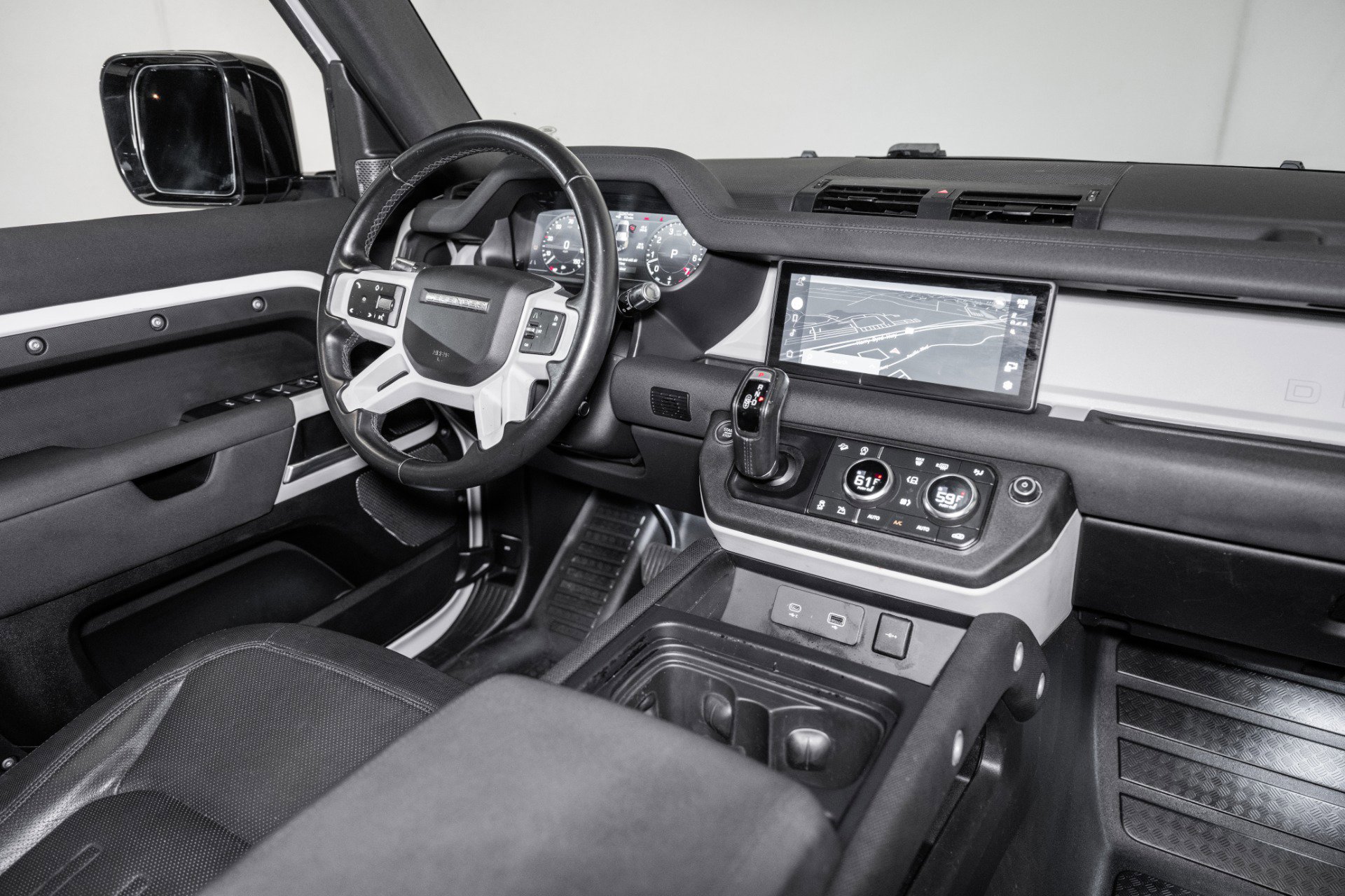 Used 2022 Land Rover Defender 110 X-Dynamic SE image 35