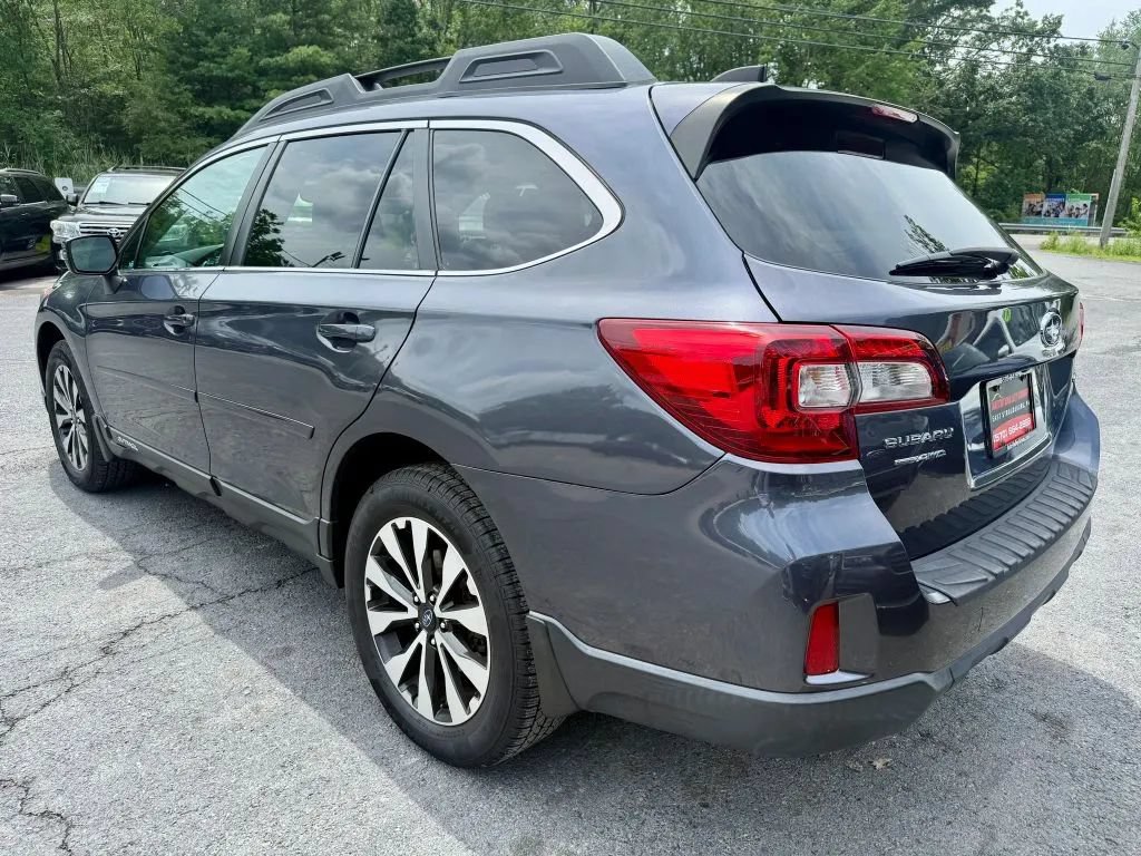 Used 2016 Subaru Outback 2.5i Limited AWD/4WD image 6
