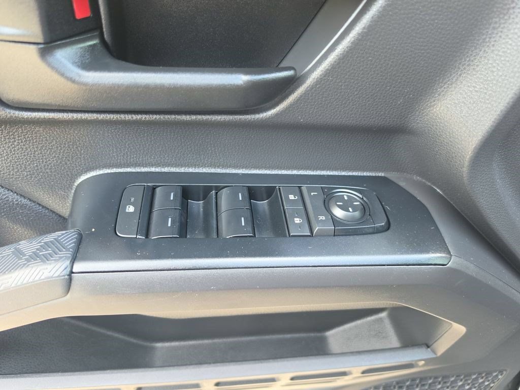 Certified 2025 Toyota Tacoma SR5 AWD/4WD image 10