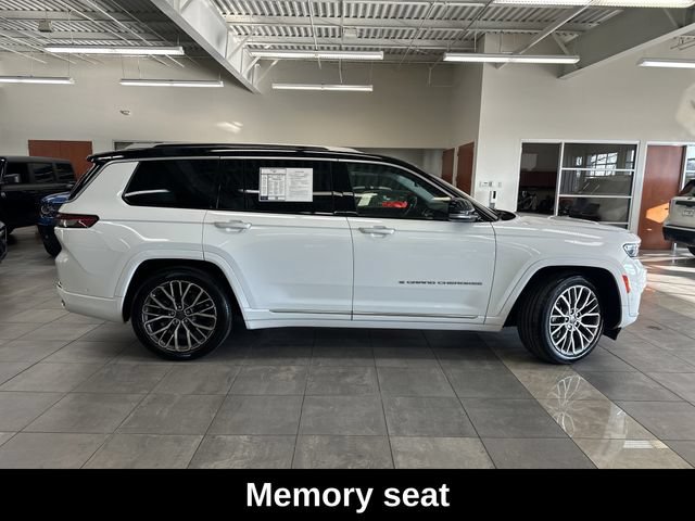 Used 2023 Jeep Grand Cherokee L Summit w/ Advanced Protech Group IV AWD/4WD image 13