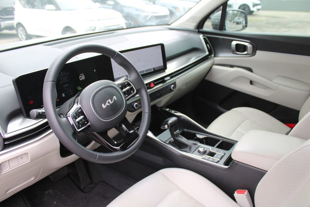 Certified 2025 Kia Sorento S w/ Panoramic Sunroof Package image 22