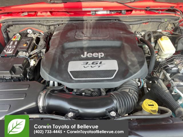 Used 2013 Jeep Wrangler Unlimited Sahara image 28