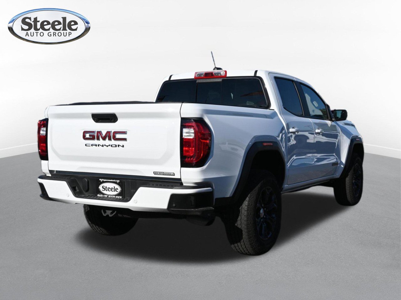 Used 2023 GMC Canyon Elevation w/ Elevation Premium Package RWD image 5