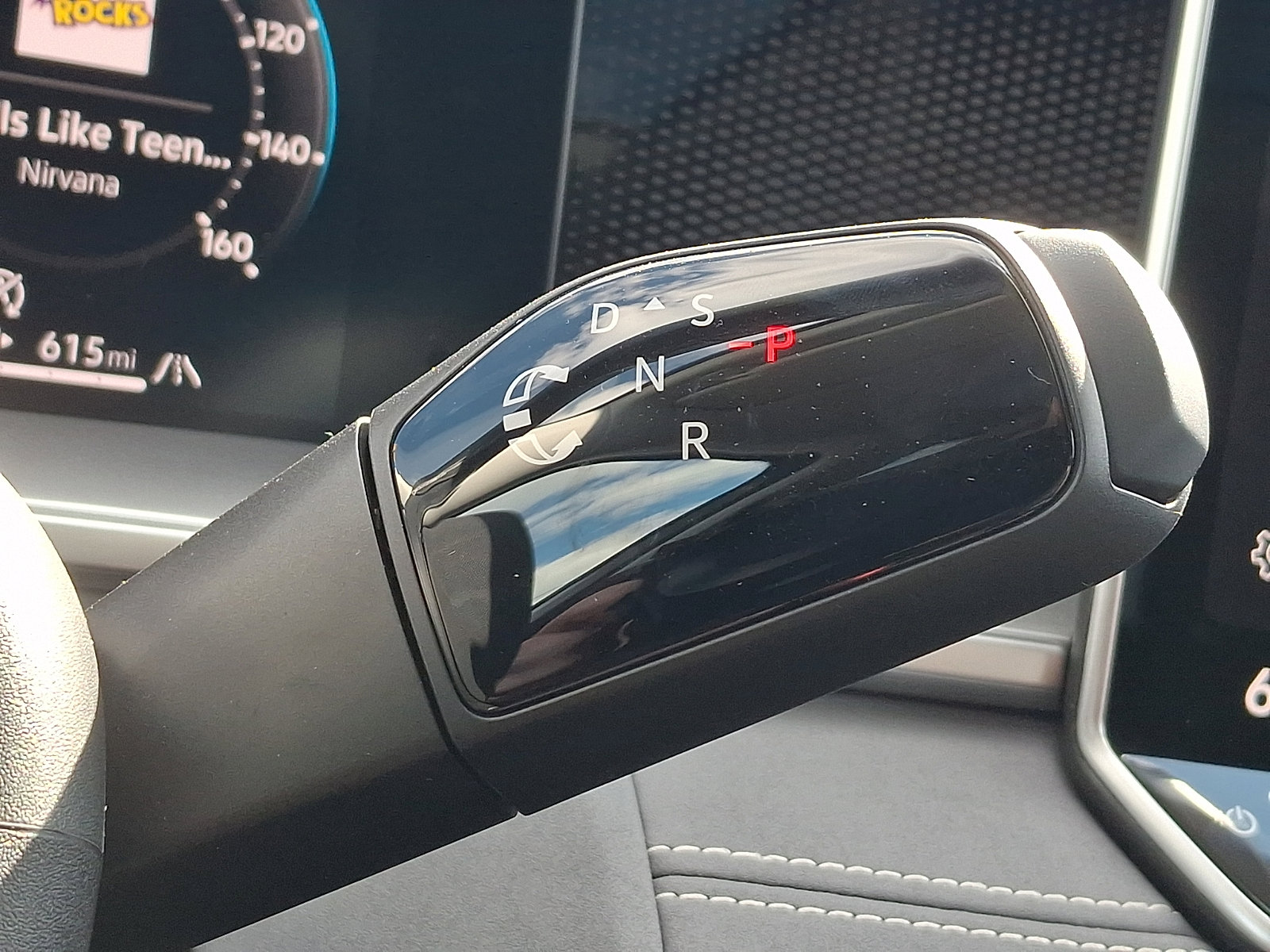 New 2026 Volkswagen Tiguan SE image 8