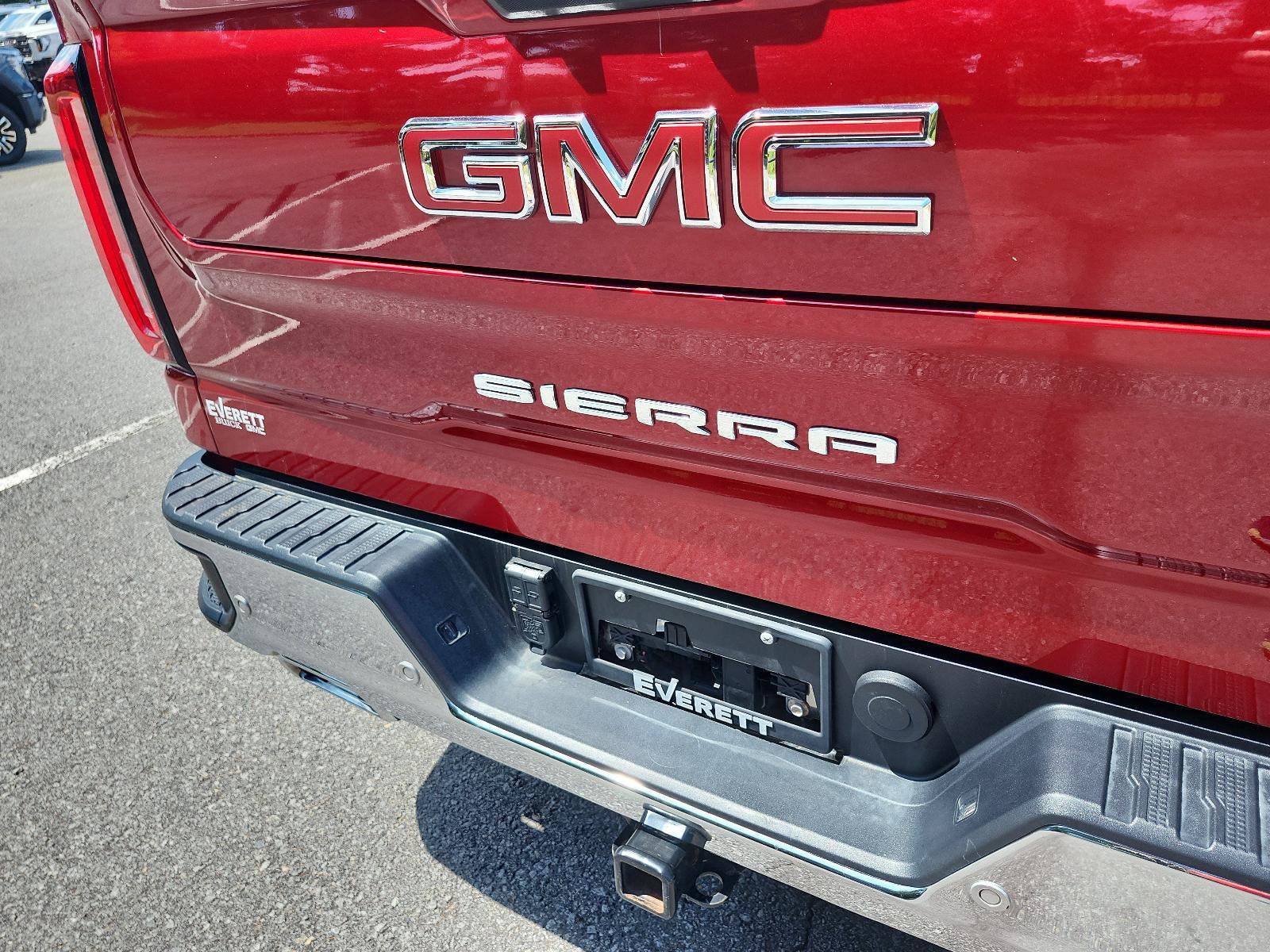 Used 2025 GMC Sierra 1500 SLT w/ SLT Premium Plus Package AWD/4WD image 4