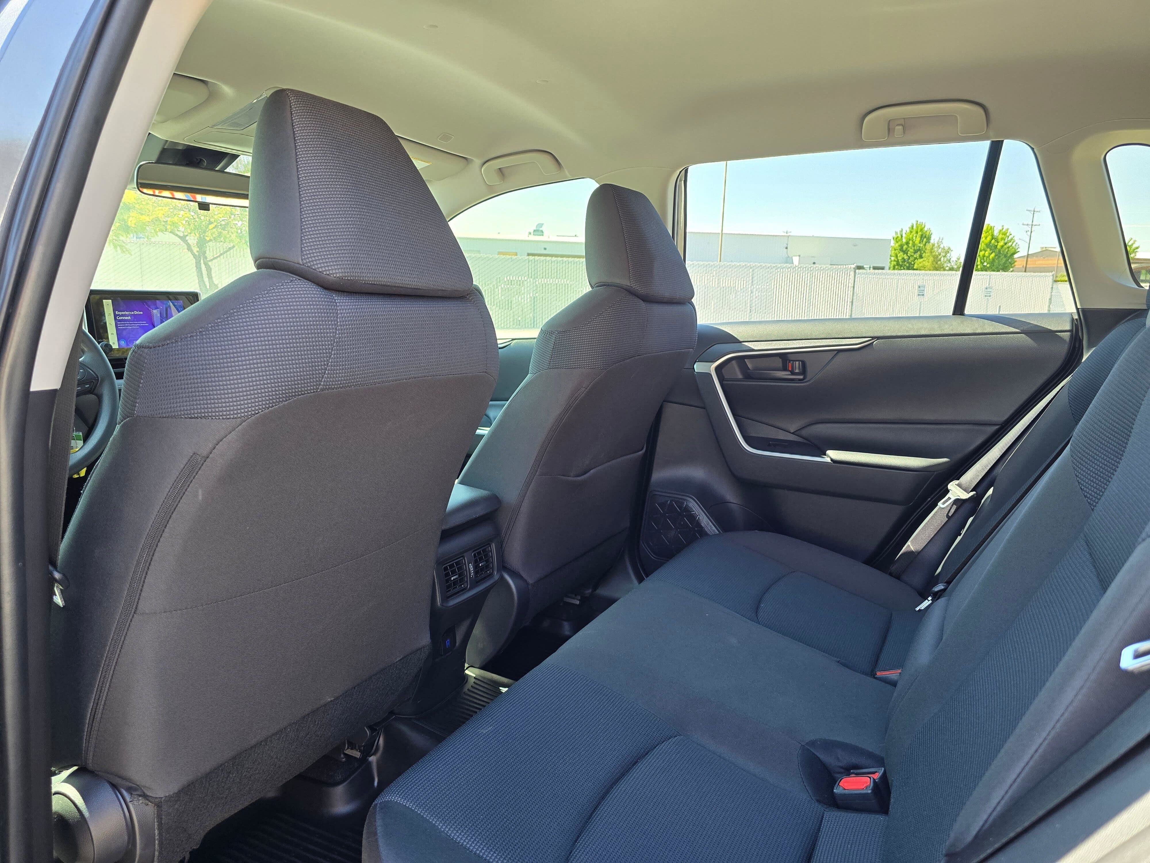 Used 2025 Toyota RAV4 LE AWD/4WD image 12
