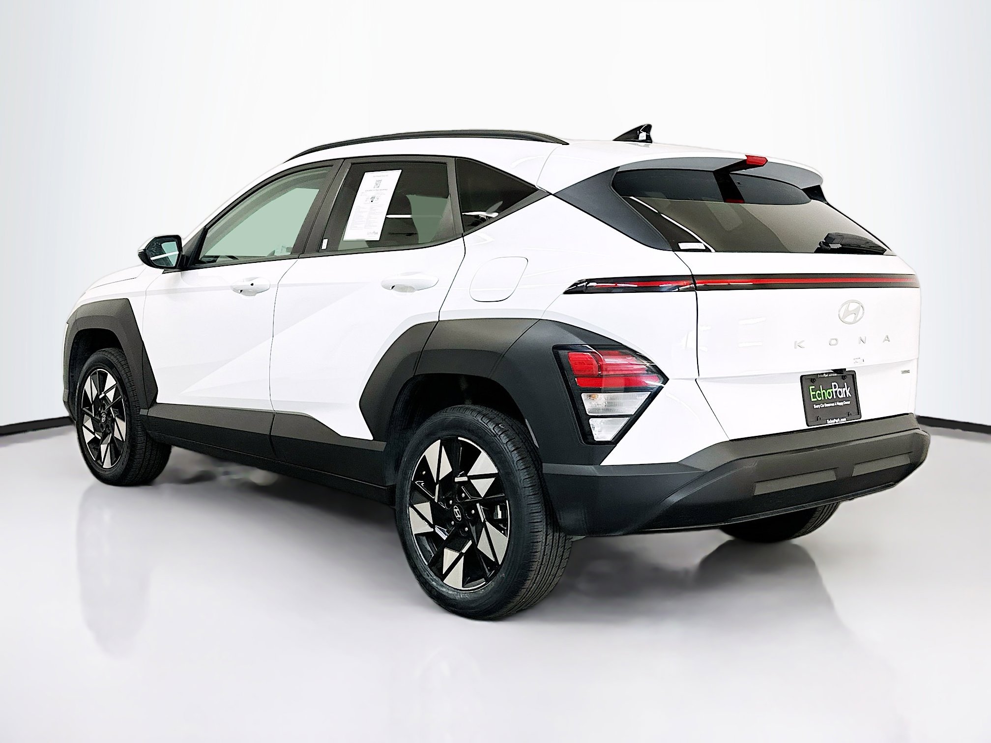 Used 2024 Hyundai Kona SEL image 5