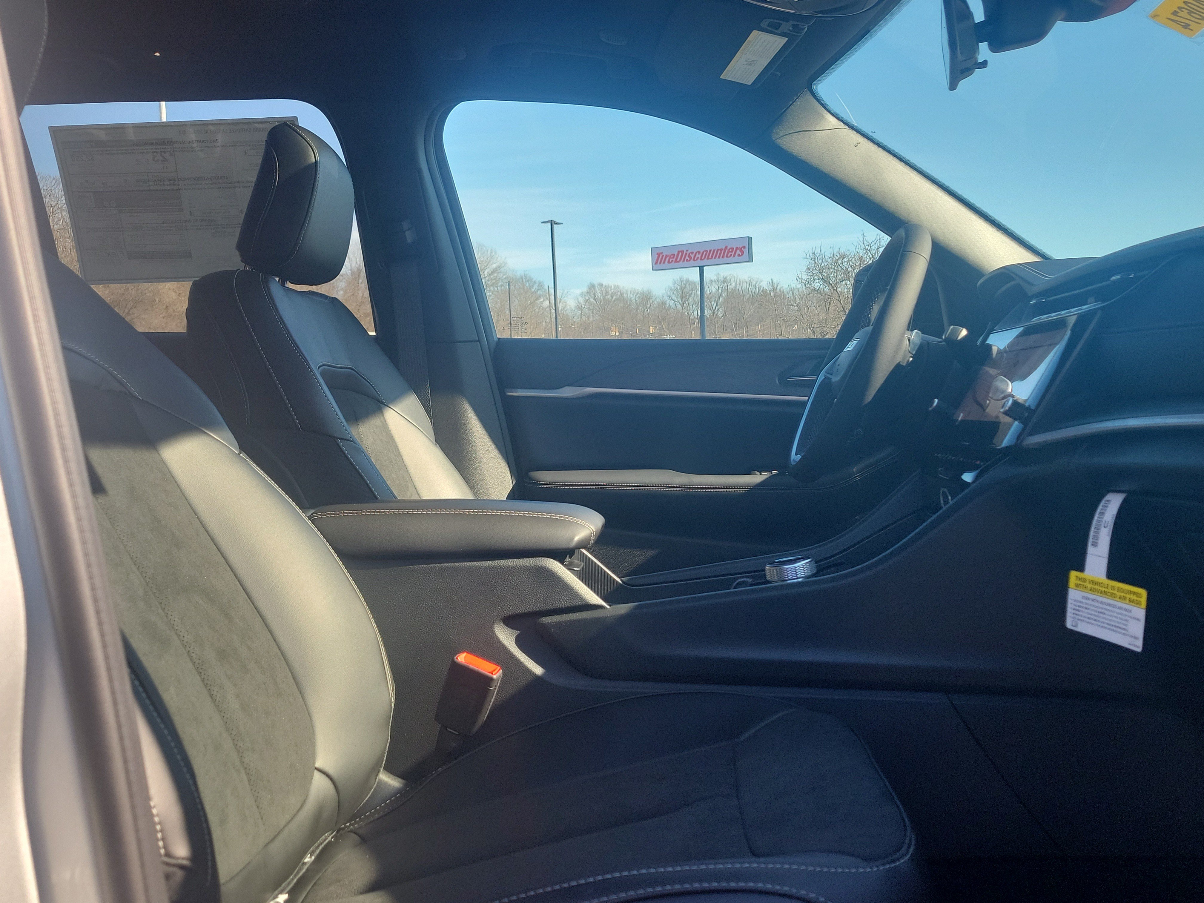 New 2026 Jeep Grand Cherokee Altitude AWD/4WD image 30