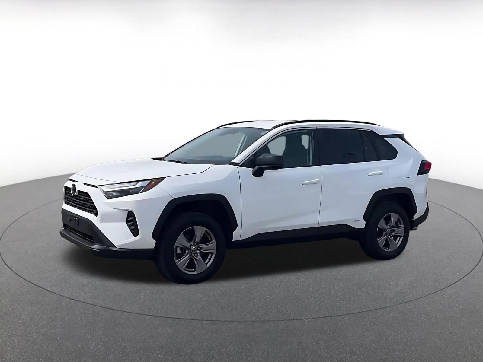 Used 2025 Toyota RAV4 LE image 7