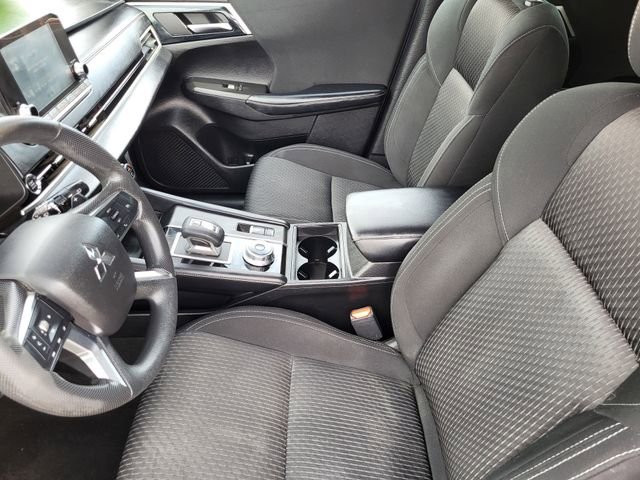Used 2022 Mitsubishi Outlander ES image 19