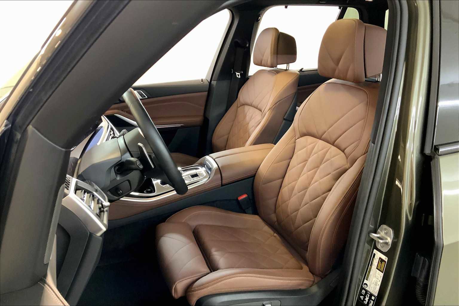 Used 2025 BMW X5 M60i image 7