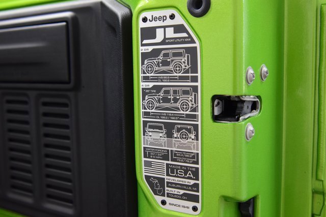 Used 2025 Jeep Wrangler Sport image 23