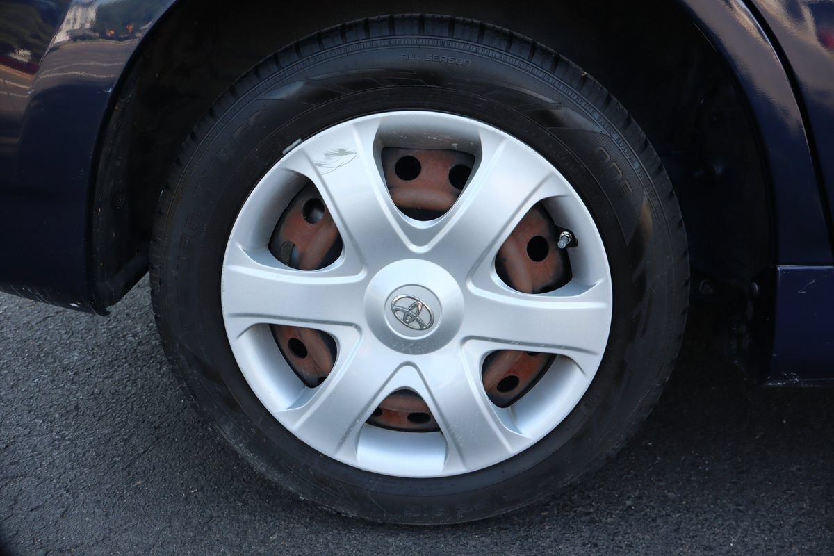 Used 2009 Toyota Matrix FWD image 40