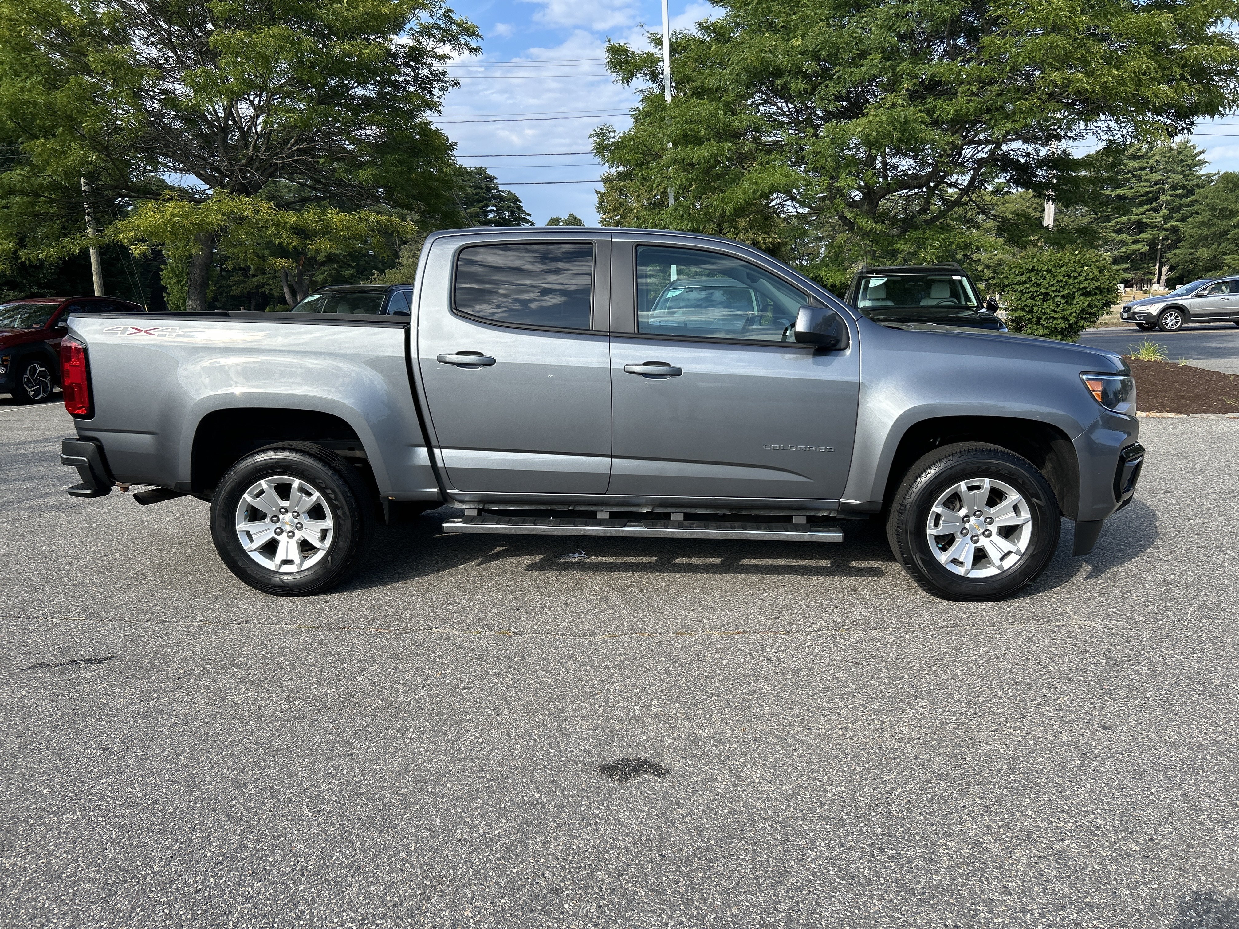 Used 2022 Chevrolet Colorado LT AWD/4WD image 4