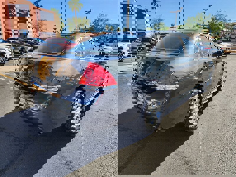 Used 2013 Chevrolet Impala LS FWD image 3