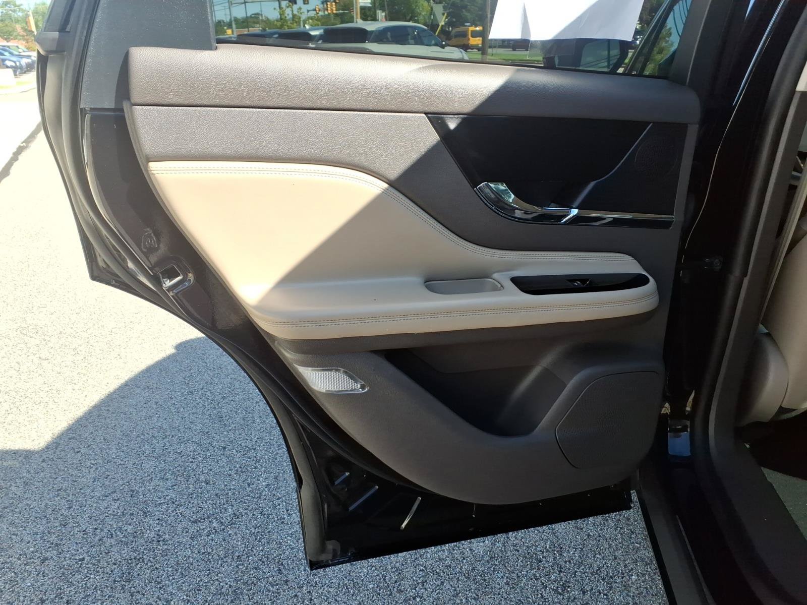 Certified 2024 Lincoln Corsair AWD image 26