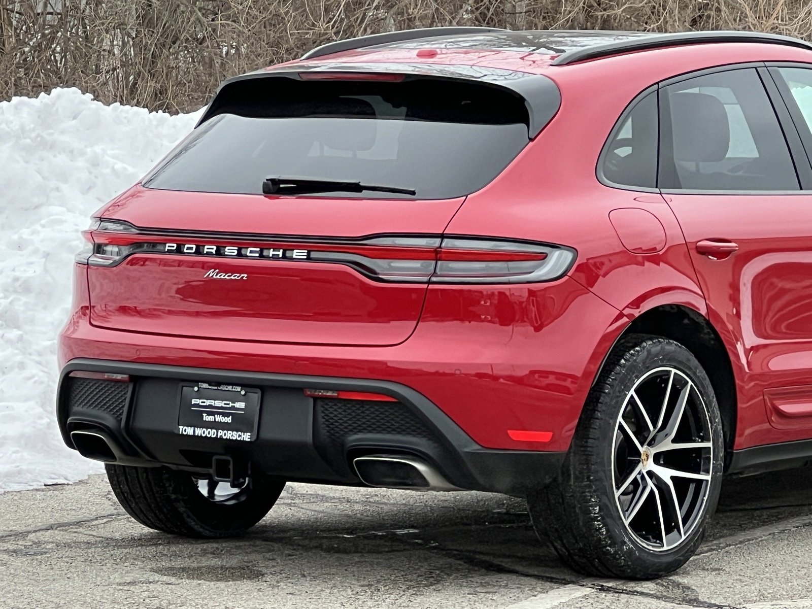 Certified 2025 Porsche Macan image 9