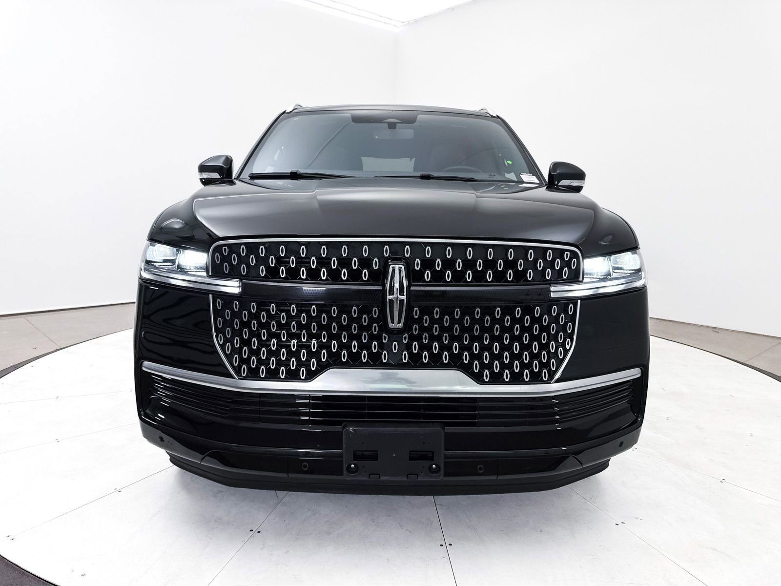 Used 2025 Lincoln Navigator Reserve AWD/4WD image 13