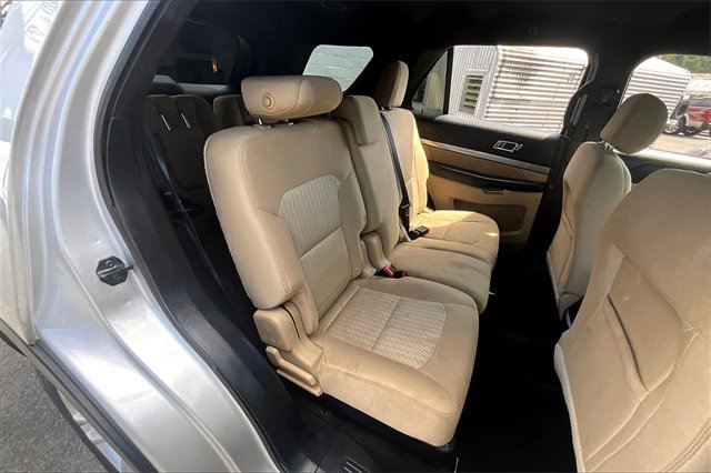 Used 2017 Ford Explorer Base image 29