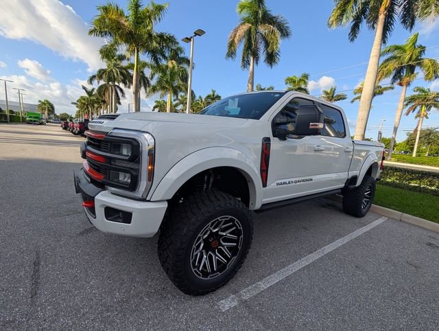 New 2026 Ford F250 Lariat w/ Black Appearance Package image 4