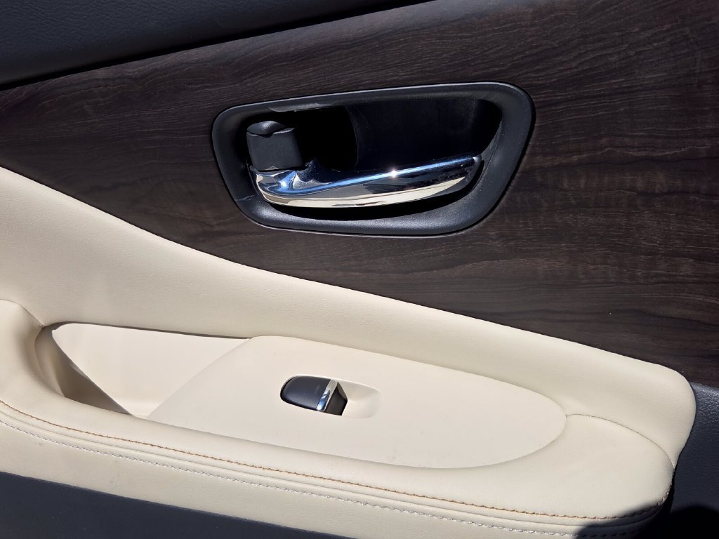 Used 2021 Nissan Murano Platinum w/ Cargo Package FWD image 9