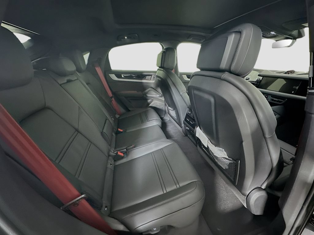 New 2026 Porsche Cayenne Coupe AWD/4WD image 28