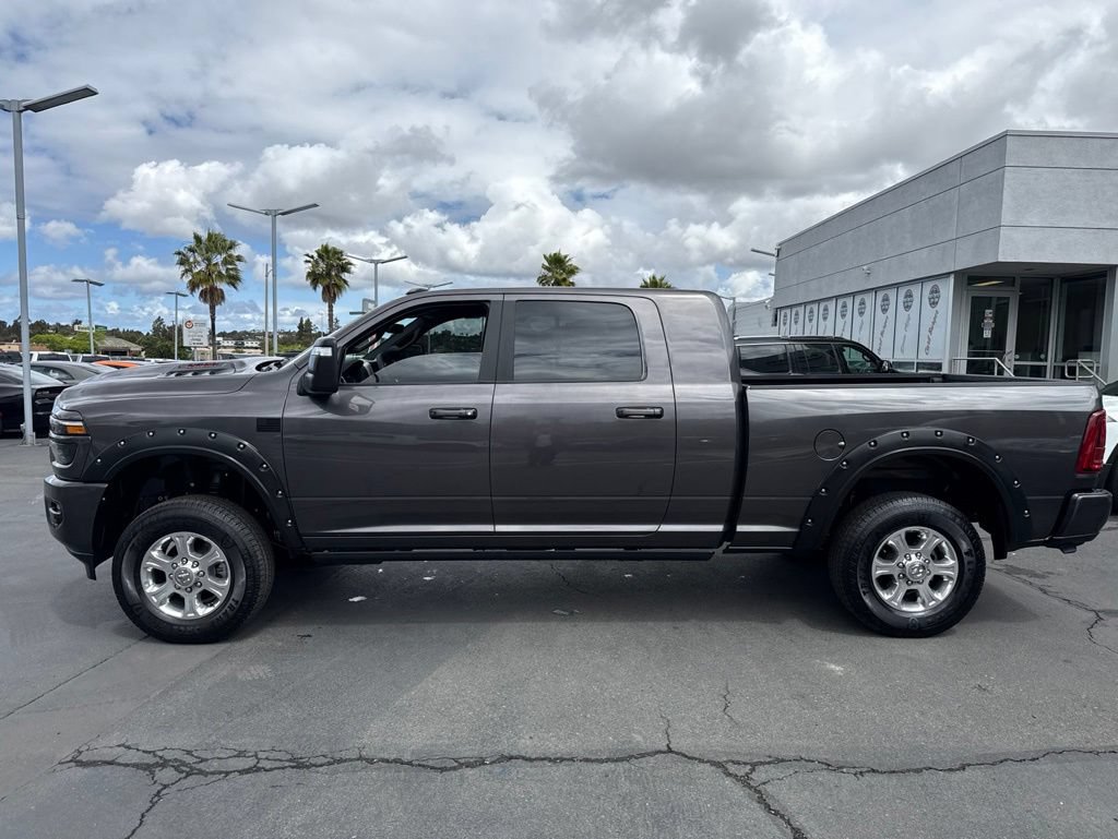 Certified 2025 RAM 3500 Laramie AWD/4WD image 4