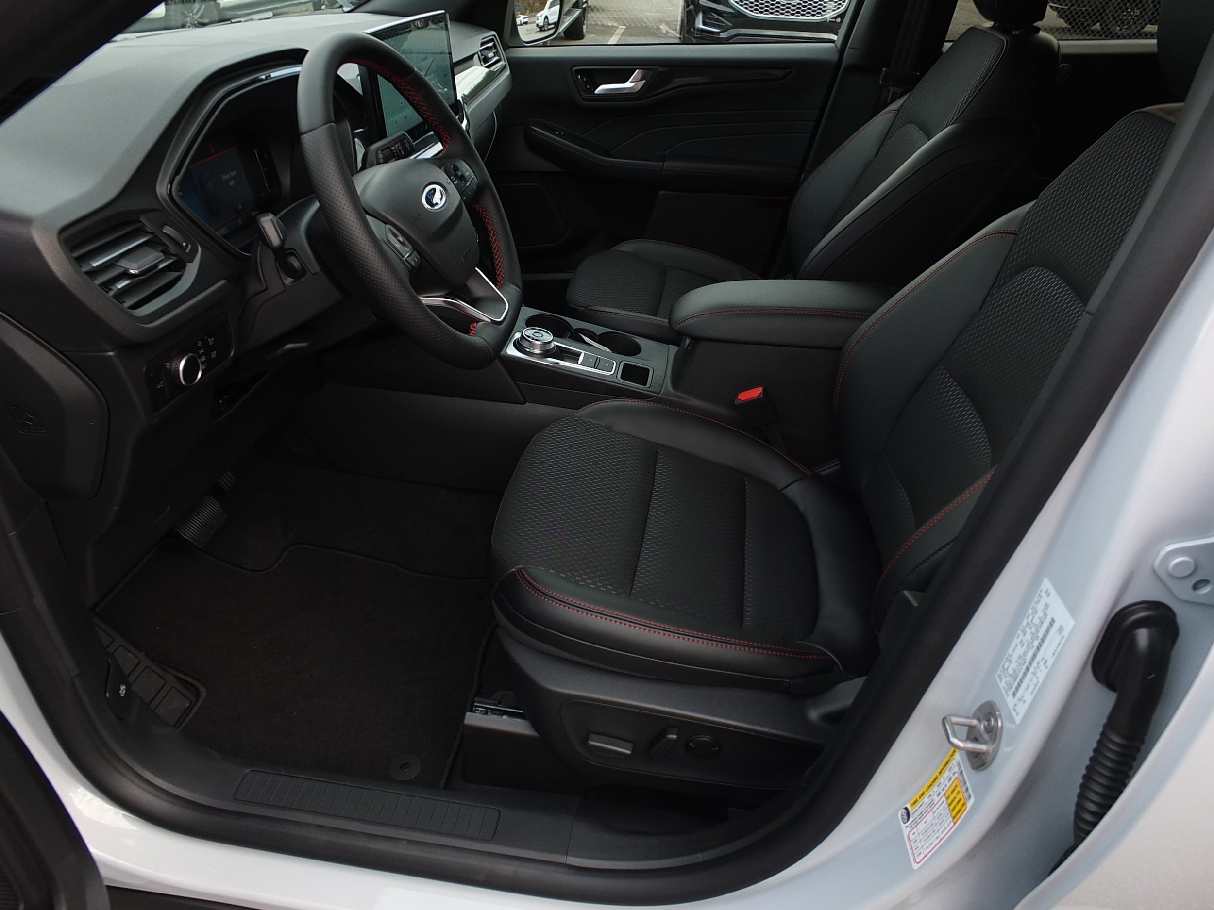 New 2026 Ford Escape ST-Line w/ Tech Pack #1 AWD/4WD image 10